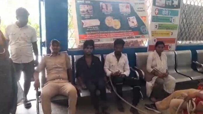 चाय दुकान से हजारों की चोरी