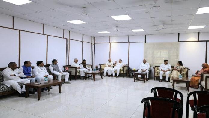 JDU MP दिल्ली में CM नीतीश ने लोकसभा व राज्यसभा सांसदों के साथ की बैठक