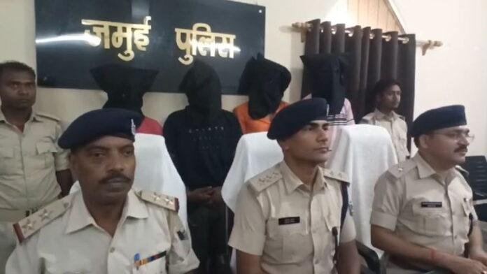 एक युवक की हत्या के आरोप में 4 नवयुवक गिरफ्तार