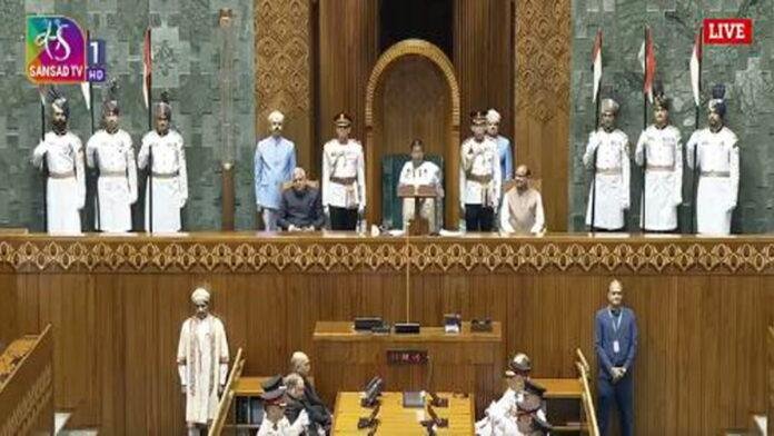 संसद में राष्ट्रपति का अभिभाषण, बोलीं- आपातकाल से मच गया था हाहाकार, पेपर लीक पर सख्त रूख