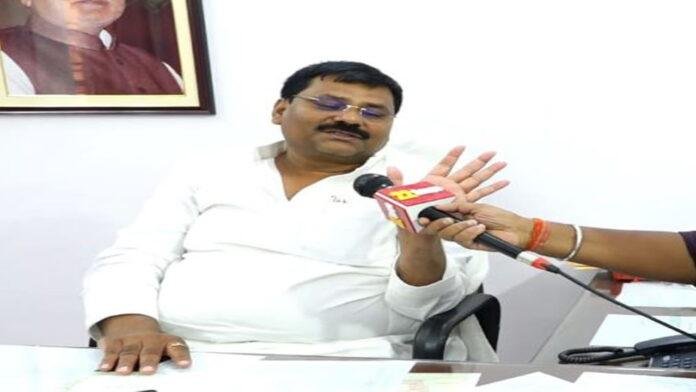 तेजस्वी के पिता ने UPA सरकार में रेल मंत्रालय को बनाया था भ्रष्टाचार का अड्डा - उमेश कुशवाहा