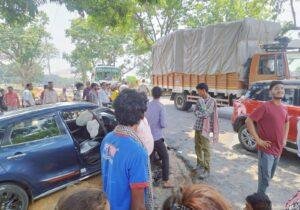Kolebira में बलेनो को ट्रक ने मारी जोरदार टक्कर, कार के उड़े चिथड़े... 2 22Scope News Kolebira : कार के उड़े परखच्चे