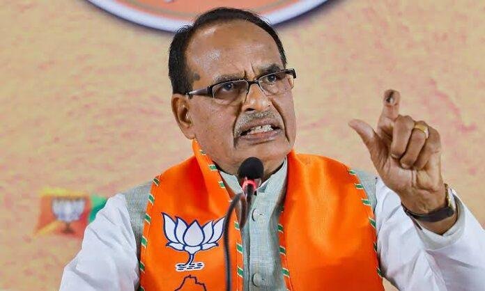 Breaking : रांची पहुंचे BJP के झारखंड चुनाव प्रभारी शिवराज सिंह चौहान