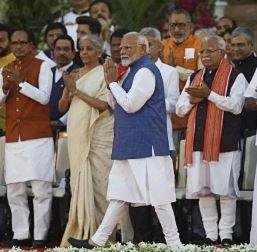 यूपी में भाजपा की सीटें भले ही कम हुई हैं, लेकिन प्रधानमंत्री नरेन्द्र मोदी ने यूपी की हिस्सेदारी के साथ ही जातीय और क्षेत्रीय संतुलन का खास ख्याल रखा है । सीटें कम होने के बाद भी यूपी के कोटे से जहां 10 मंत्री बनाए गए हैं, वहीं हर वर्ग व समाज को प्रतिनिधित्व देने की कोशिश की गई है। 