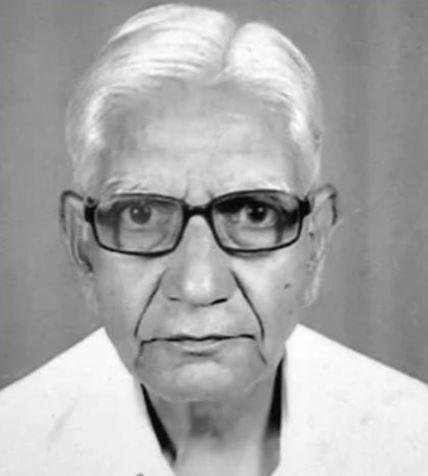 दिनों 82 वर्ष के पुरुषोत्तम पुत्तेउयार की सड़क हादसे में उस समय मौत हो गई थी जब वह बीमार पत्नी का कुशलक्षेम जानने के बाद सड़क से होकर अस्पताल से घर की ओर लौट रहे थे। 