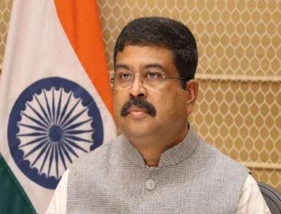 NEET Controversy : गुरूवार को पहली बार केंद्रीय शिक्षा मंत्री (मानव संसाधन विकास मंत्री) धर्मेंद्र प्रधान ने दृढ़ता से कहा कि पूरे मामले में कहीं कोई भ्रष्टाचार नहीं हुआ है। उन्होंने कहा कि पेपर लीक होने के सबूत नहीं मिले हैं और सुप्रीम कोर्ट इस मामले की सुनवाई कर रहा है।