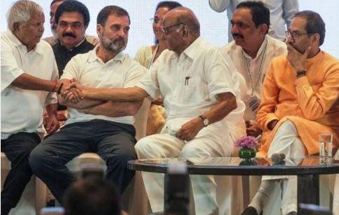 Suspense Prevails : लोकसभा स्पीकर पर आम सहमति न बनने पर अपना दांव चलने के मूड में विपक्ष | 22Scope News विपक्ष सहमति के आधार पर लोकसभा उपाध्यक्ष पद की मांग रखेगा लेकिन यदि सहमति नहीं बनी तो वह लोकसभा अध्यक्ष के लिए भी अपना प्रत्याशी मैदान में उतार सकता है।