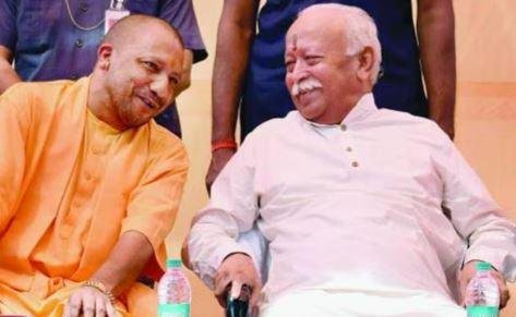 RSS Hammers BJP : चुनाव परिणाम पर संघ की सधी हुई खरीखोटी पर भाजपा चुप सरसंघचालक मोहन भागवत चुनाव परिणामों के आने के बाद भाजपा को ली गई तल्ख टिप्पणी के बाद अचानक यूपी के गोरखपुर में पांच दिवसीय प्रवास कार्यक्रम पर गत बुधवार को ही पहुंच गए। गोरखपुर में कार्यकर्ता विकास वर्ग में हिस्सा लेने के अतिरिक्त उनका गोरखपुर में कोई अन्य कार्यक्रम नहीं है लेकिन सीएम योगी आदित्यनाथ से उनकी मुलाकात होनी तय है।