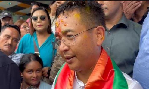 सिक्किम विधानसभा चुनाव 2024 के रविवार को घोषित परिणाम में प्रेम सिंह तमांग की पार्टी एसकेएम (सिक्किम क्रांतिकारी मोर्चा) ने एकतरफा प्रदर्शन करते हुए कुल 32 में से 31 सीटों पर कब्जा कर लिया।