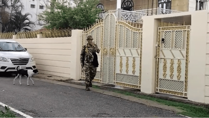 Dhanbad Breaking : कोयला कारोबारी प्रमोद सिंह के आवास पर ED की दबिश