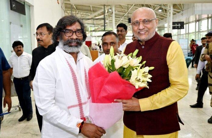 राज्यपाल सीपी राधाकृष्णन को सप्रेम विदाई दी