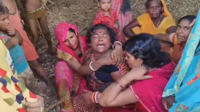 कोशी नदी के उपधारा में पलटी नाव, 2 मोटरसाइकिल सहित 8 लोग थे सवार, युवक लापता