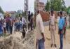 सेंटरिंग खोलने के दौरान मकान मालिक और मजदूर की मौत