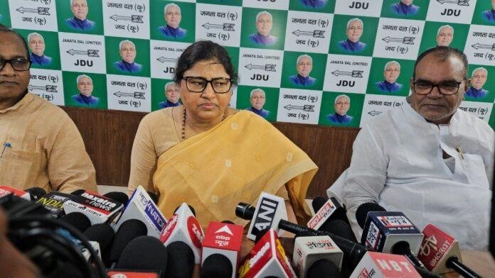 जनसुनवाई कार्यक्रम में पहुंची लेसी सिंह, मुख्यमंत्री करेंगे बीमा पर फैसला