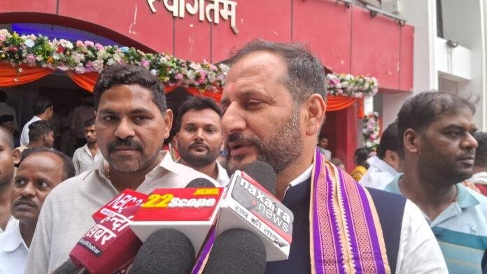 नीरज बबलू का तेजस्वी पर तंज, कहा- 5 विभाग लेकर बैठे थे, नहीं करते थे एक काम