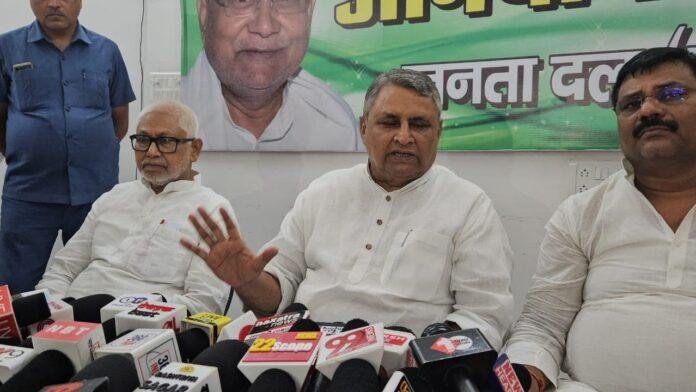 विजय चौधरी ने कहा- सहनी के पिता की हत्या बेहद ही दुखद, CM ने खुद की है बात