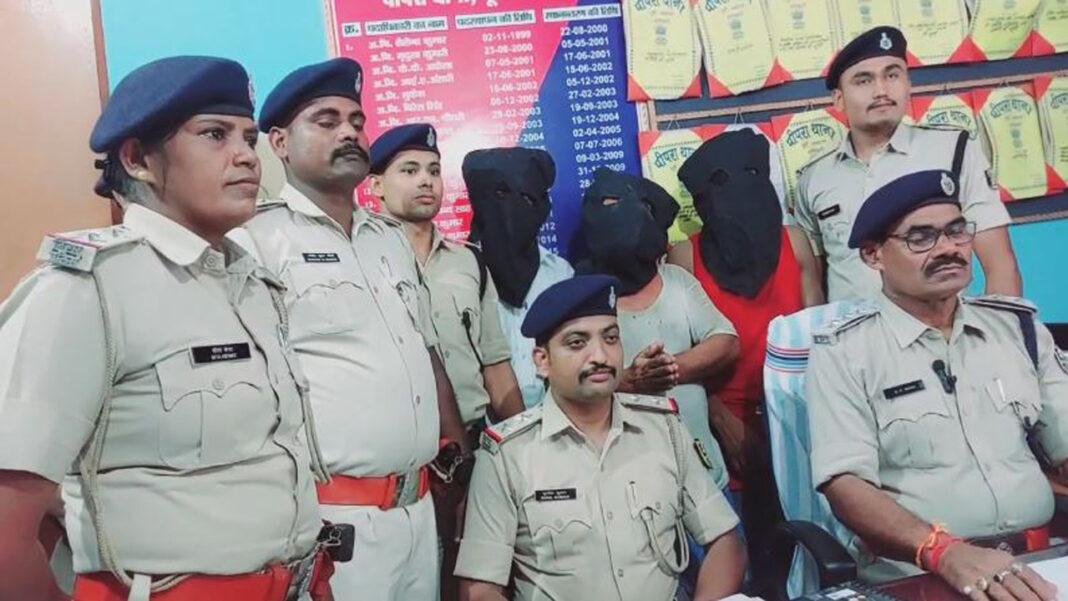 हत्या मामले में खुलासा, जीजा और भांजा गिरफ्तार