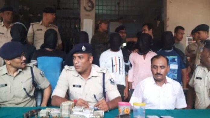 व्यापारी के घर डकैती कांड का पुलिस ने किया खुलासा, 9 बदमाश गिरफ्तार
