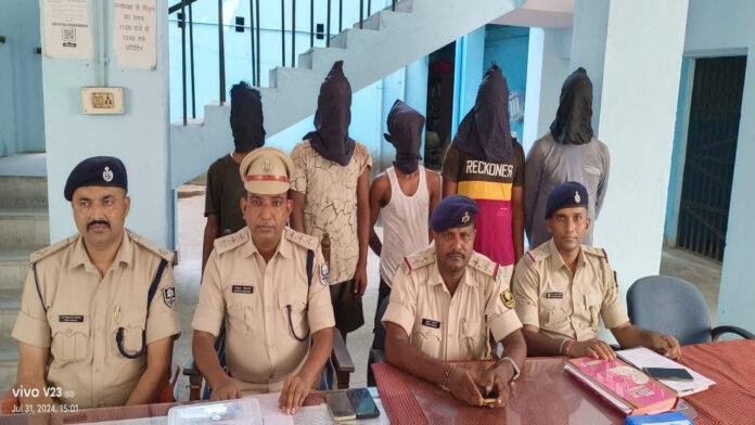 साइबर अपराध में लिप्त 5 बदमाश गिरफ्तार, लोन दिलाने के नाम पर करते थे ठगी