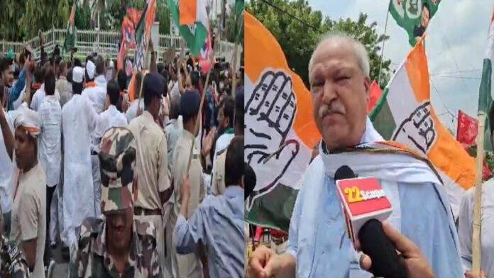 INDIA ब्लॉक प्रतिरोध मार्च : बैरिकेडिंग को तोड़कर निकले प्रदर्शनकारी