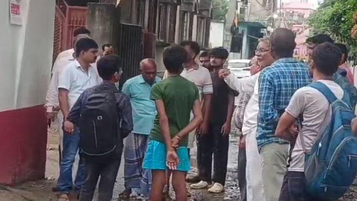 पूर्व सांसद संतोष कुशवाहा के आवास के सामने से छिनतई, अपराधी फरार