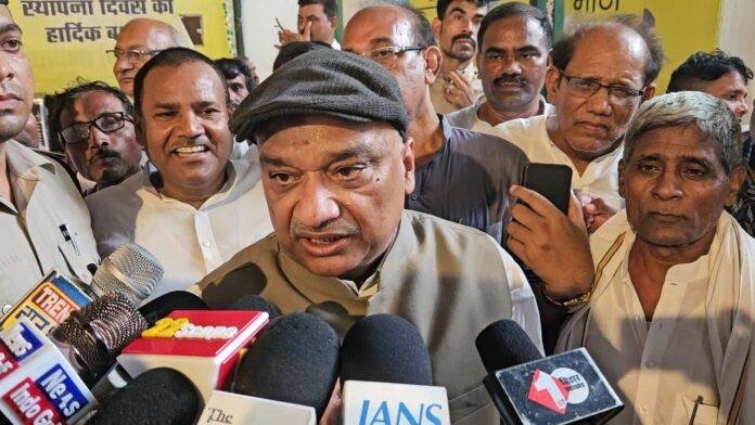 समाजवाद का चोला समाजवाद का चोला