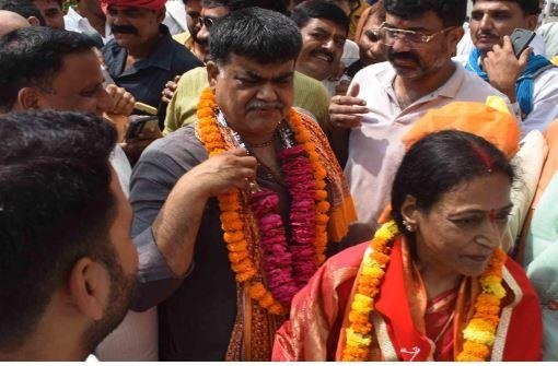 Inside Story : रिहाई के बाद सुर्खियों में आए पूर्व विधायक उदयभान ने अतीक को उसी के अंदाज में सबक सिखाने को थामा था असलहा 1 22Scope News पूर्व विधायक उदयभान करवरिया की पुरानी फोटो