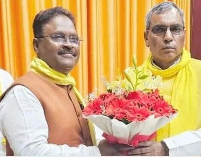 Arrest Warrant In Paper Leak : पेपर लीक मामले में यूपी के सत्ताधारी गठबंधन के विधायक बेदीराम पर 26 को आरोप होंगे तय, गिरफ्तारी वारंट जारी सुभासपा प्रमुख के साथ पेपर लीक के आरोपी विधायक बेदी राम