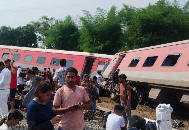 UP Train Accident : गोंडा में ट्रेन हादसे का दृश्य
