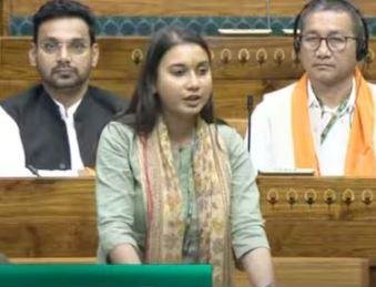 संसद में सांसद शांभवी चौधरी