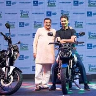 First CNG Bike : दुनिया के पहले सीएनजी बाइक की विधिवत लांचिंग तक कर दी गई।