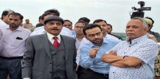 हुई हाथरस हादसे के लिए मुख्यमंत्री योगी आदित्यनाथ की ओर गठित न्यायिक जांच आयोग की टीम शनिवार दोपहर 12 बजे हाथरस पहुंच गई।