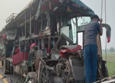 Tragic Accident Latest Update : हादसे का शिकार हुई बिहार से दिल्ली जा रही स्लीपर बस की आरंभिक जांच में यूपी पुलिस ने बड़ा खुलासा किया है।