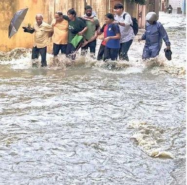 7043 डैम लबालब, स्वर्णरखा और हरमू नदी भी उफान पर