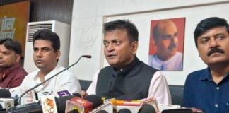 'तेजस्वी की एक बुआ हैं ममता क्रू'रता बनर्जी, उन पर कुछ नहीं बोलते'