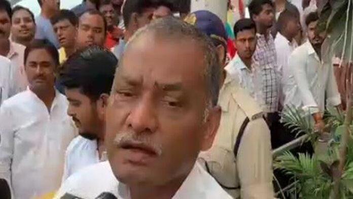 Akhilesh Singh Congress सांसद अखिलेश ने कहा- विपक्ष के नेताओं पर जानबूझ पड़ रही है ED की रेड