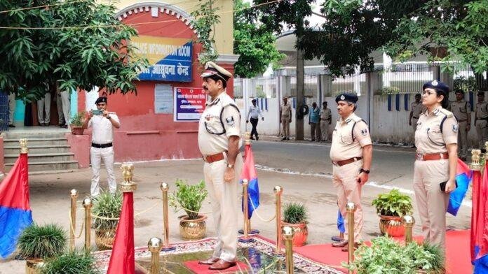 DGP का प्रभार मिलते ही एक्शन में आलोक राज, पहुंचे पुलिस कार्यालय