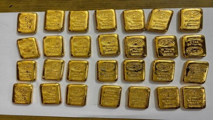 DRI की बड़ी कार्रवाई, 28 Gold Biscuits बरामद