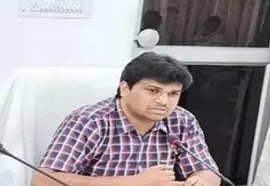 आईएएस आंद्रा वामसी की फाइल फोटो
