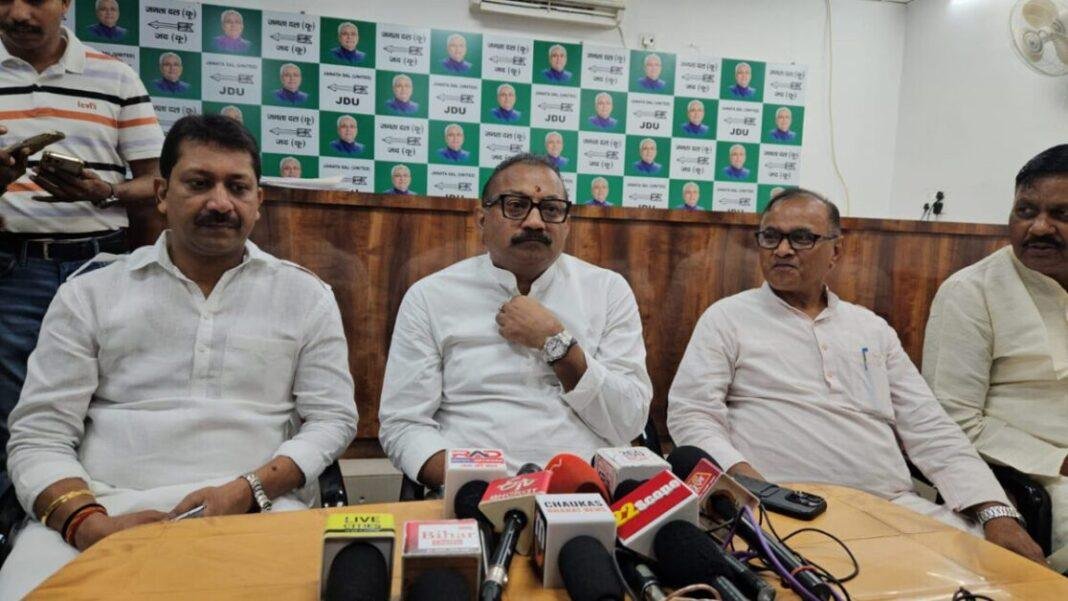 चीफ सिक्योरिटी गो'लीबारी मामला : मंत्री अशोक ने कहा- जो भी दोषी होंगे होगी कार्रवाई