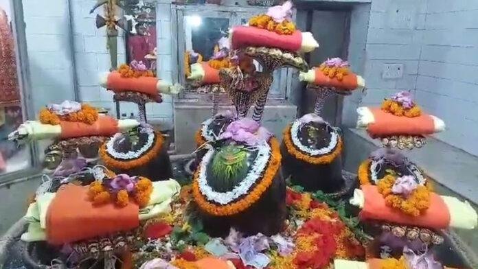 शिव मंदिरों में श्रद्धालुओं की उमड़ी भारी भीड़