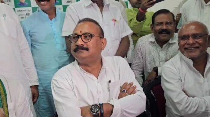 Mantri Ashok Chaudhary मंत्री अशोक का तेजस्वी पर तीखा हमला, कहा- चूहा खाकर बिल्ली चली हज को