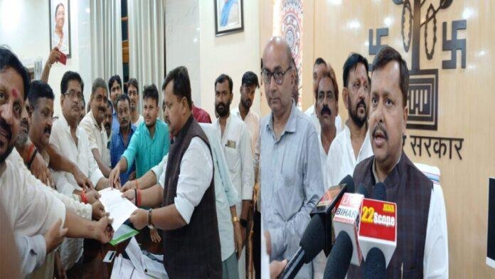पार्षद और मेयर का विरोध नहीं हो रहा है कम, कई पार्षदों ने मंत्री से की मुलाकात