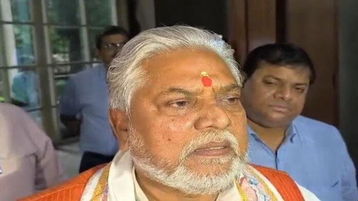 तेजस्वी पर मंत्री प्रेम का पलटवार, कहा- वक्फ बोर्ड पर विपक्ष के नेता का बयान में कोई तर्क नहीं