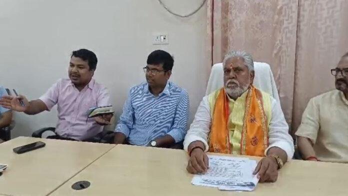 पहली बार सीड बॉल पद्धति से खुले पहाड़ों पर हो रहा है वृक्षारोपण