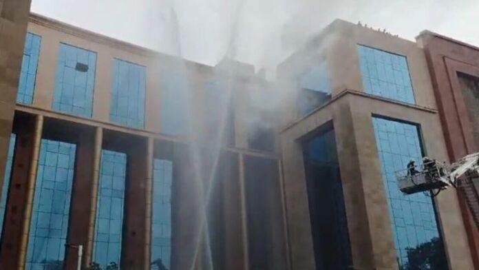 अग्निशमन विभाग की तरफ से पुलिस मुख्यालय में किया गया मॉकड्रिल