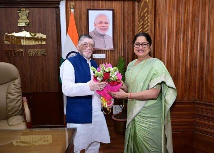 Breaking : राज्यपाल संतोष कुमार गंगवार से केंद्रीय मंत्री अन्नपूर्णा देवी ने की मुलाकात