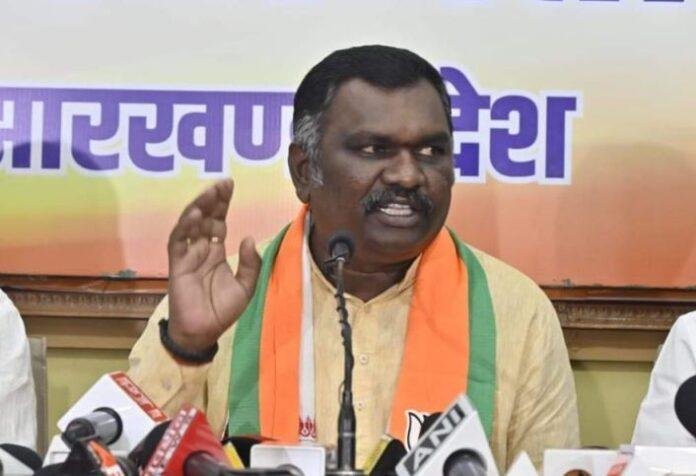 अमर-min Ranchi : हेमंत सरकार राज्य के युवाओं पर अत्याचार का रिकॉर्ड कायम करना चाहती है-अमर बाउरी