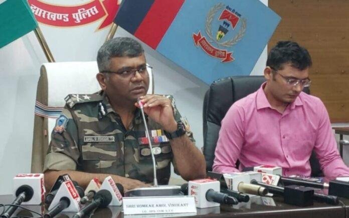 झारखंड में ATS की ताबड़तोड़ कार्रवाई, 8 संदिग्ध हिरासत में, हथियार भी...