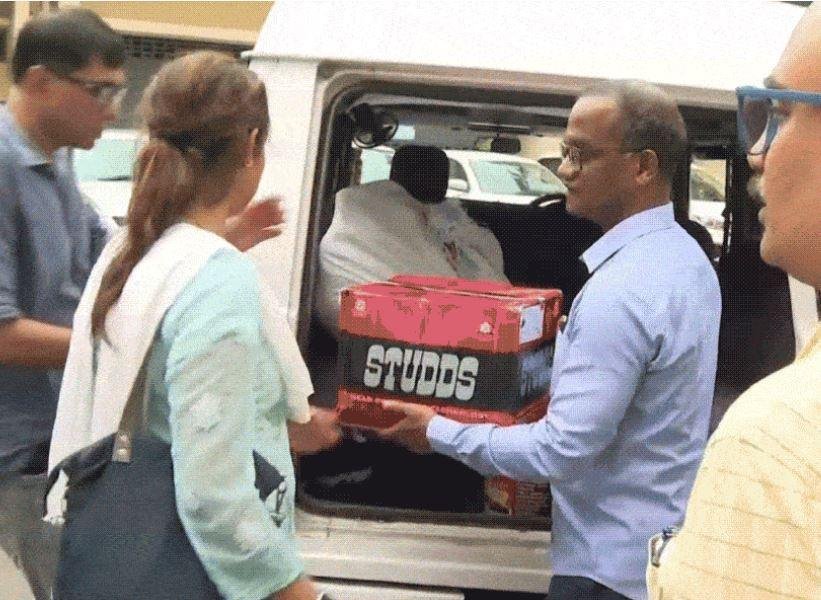 कोलकाता निर्भया कांड कोलकाता पहुंची सीबीआई टीम मेडिकल छात्रा की मौत के मामले से जुड़े दस्तावेज और जुटाए गए साक्ष्य अपने कब्जे में लेते हुए।